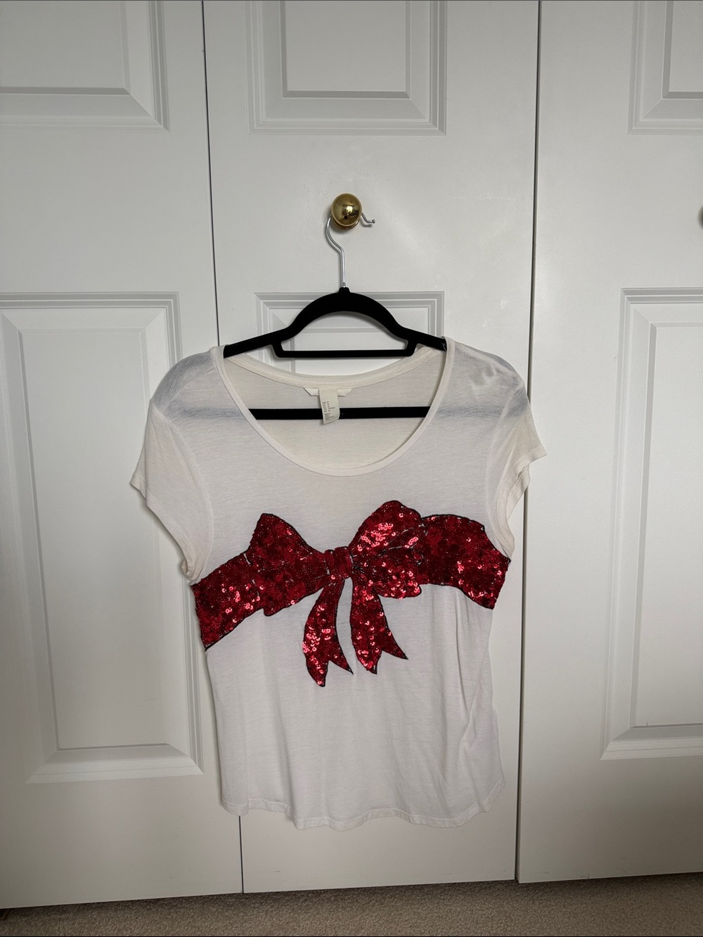 H&M White Short Sleeve Tee with Red Sequin Bow